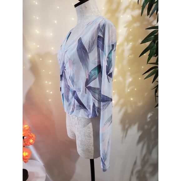 Fabletics Treva Long-Sleeve Mesh Surplice Draped Feather Top Women's Size XS - Picture 3 of 10